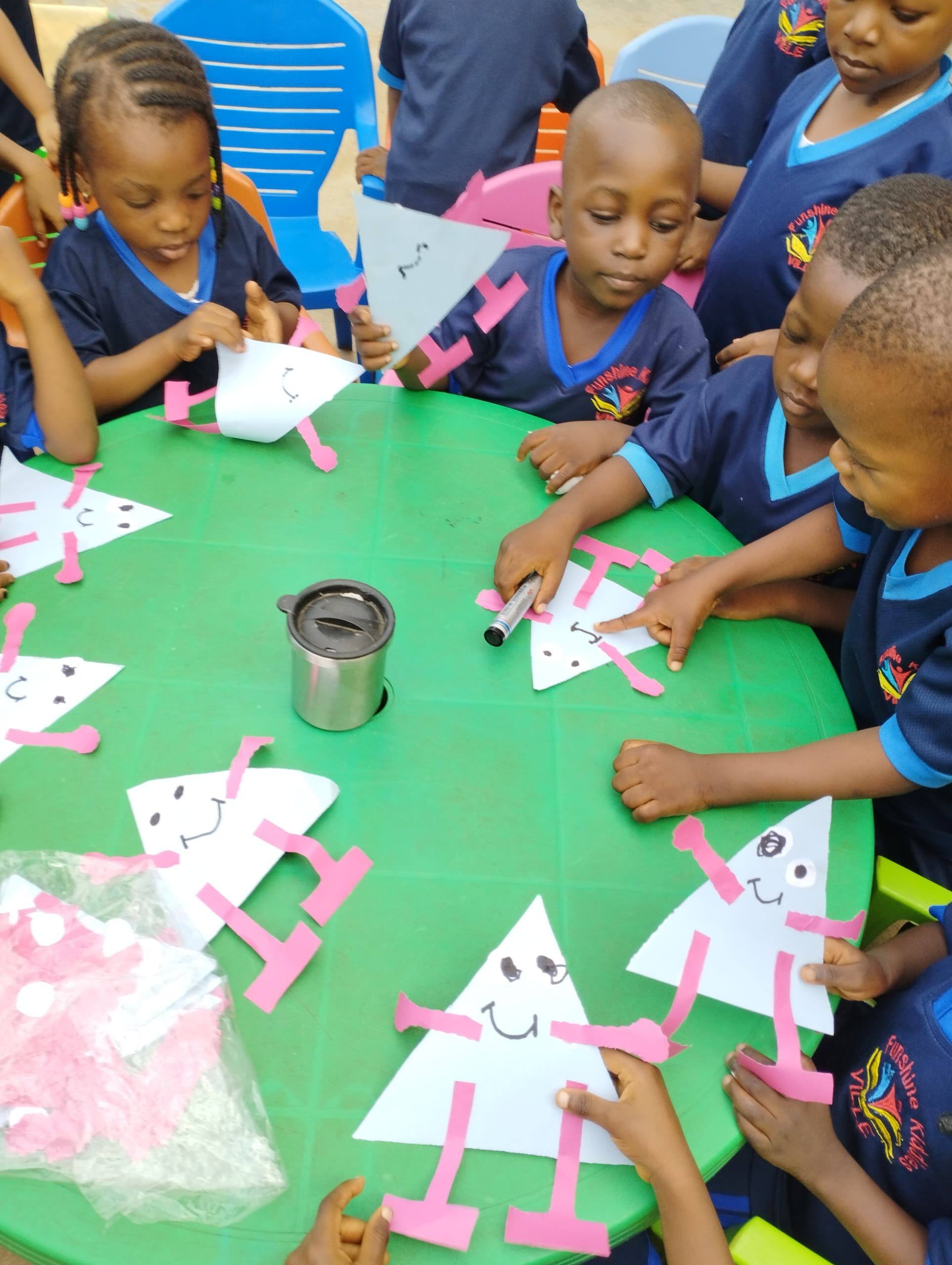 Arts & Crafts – Kindergarten children creating